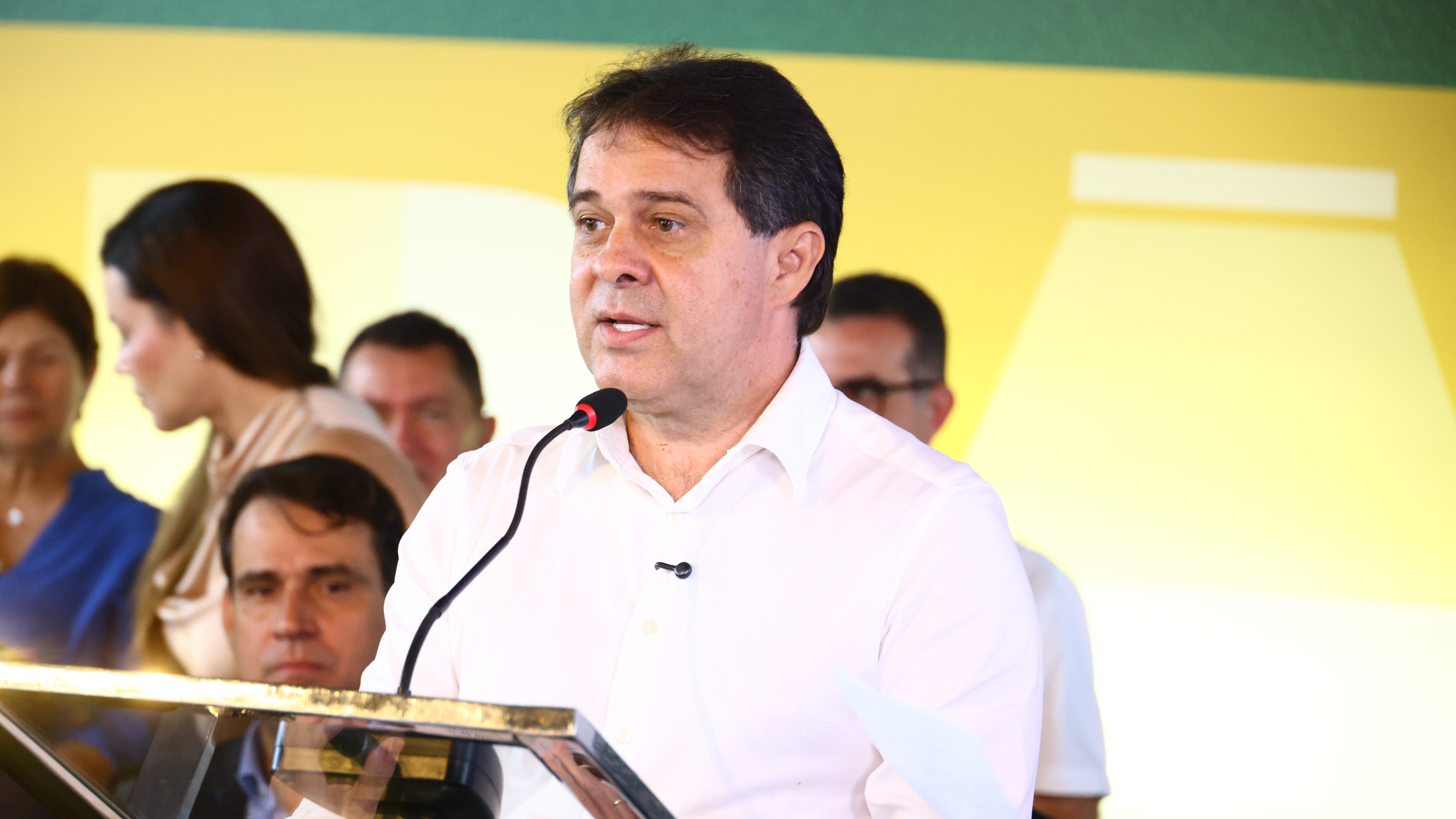 prefeito Evandro discursando